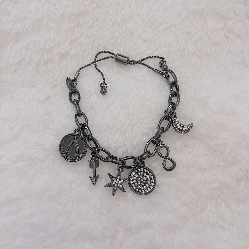 ⚡️2/$15⚡️Lucky charm bracelet